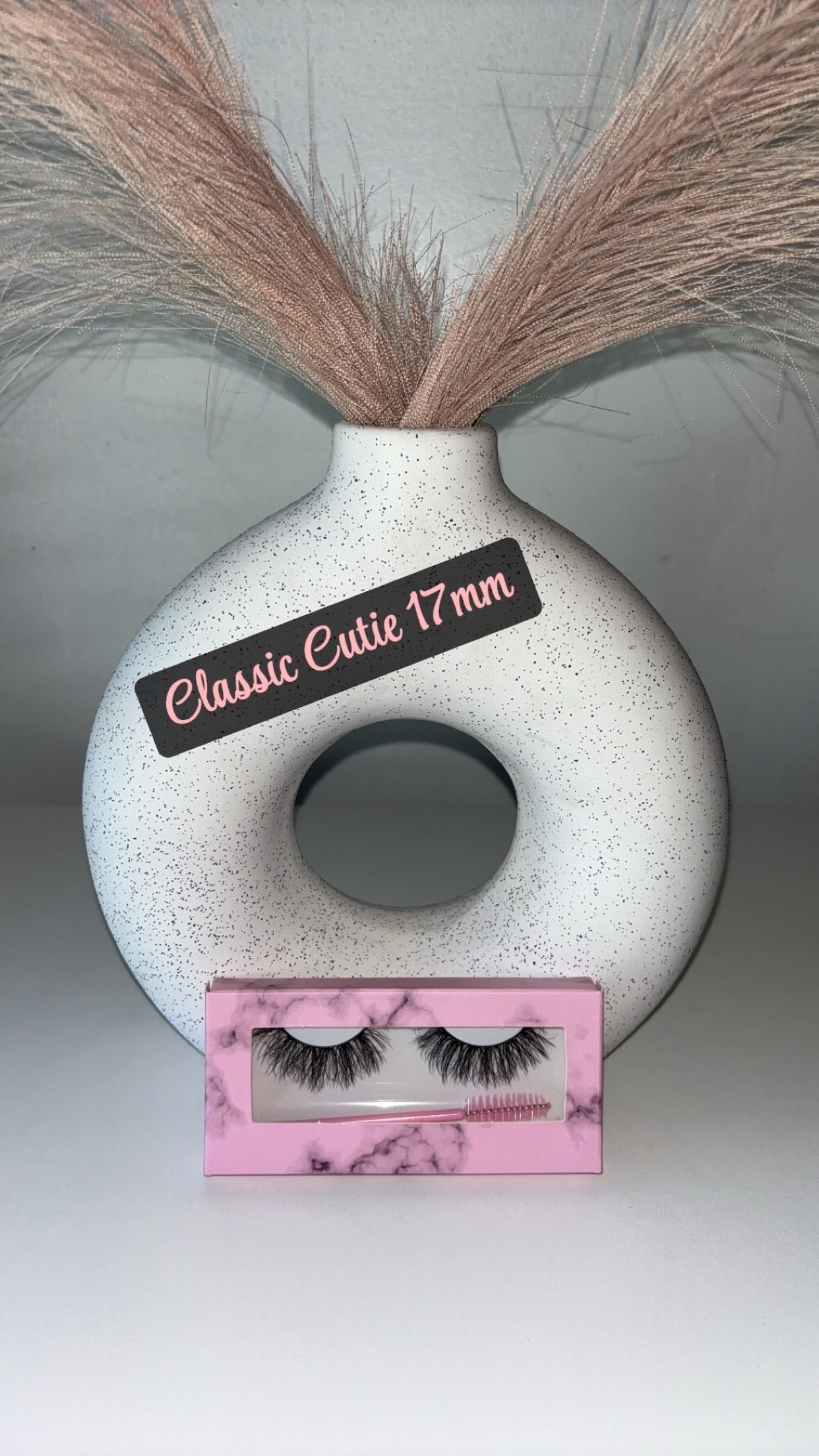 Devine Lashes by Break of Dawn Boutique 🌸 (Includes pink lash wand & pink tweezers)